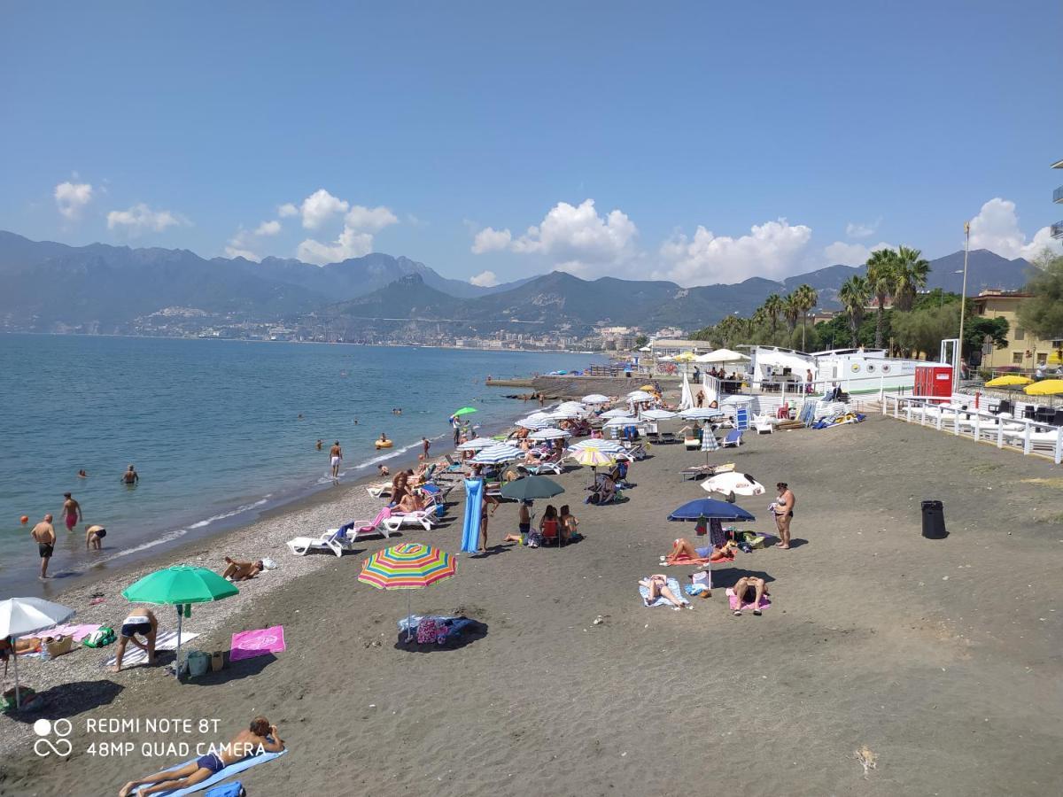 Holiday Home Casa Vacanze ซาแลร์โน ภายนอก รูปภาพ