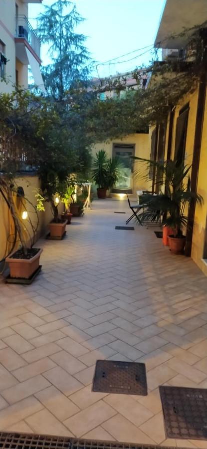 Holiday Home Casa Vacanze ซาแลร์โน ภายนอก รูปภาพ