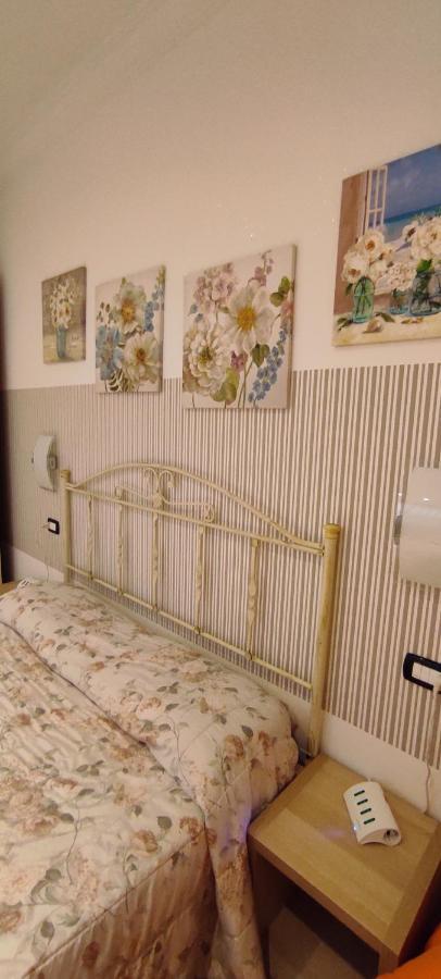 Holiday Home Casa Vacanze ซาแลร์โน ภายนอก รูปภาพ