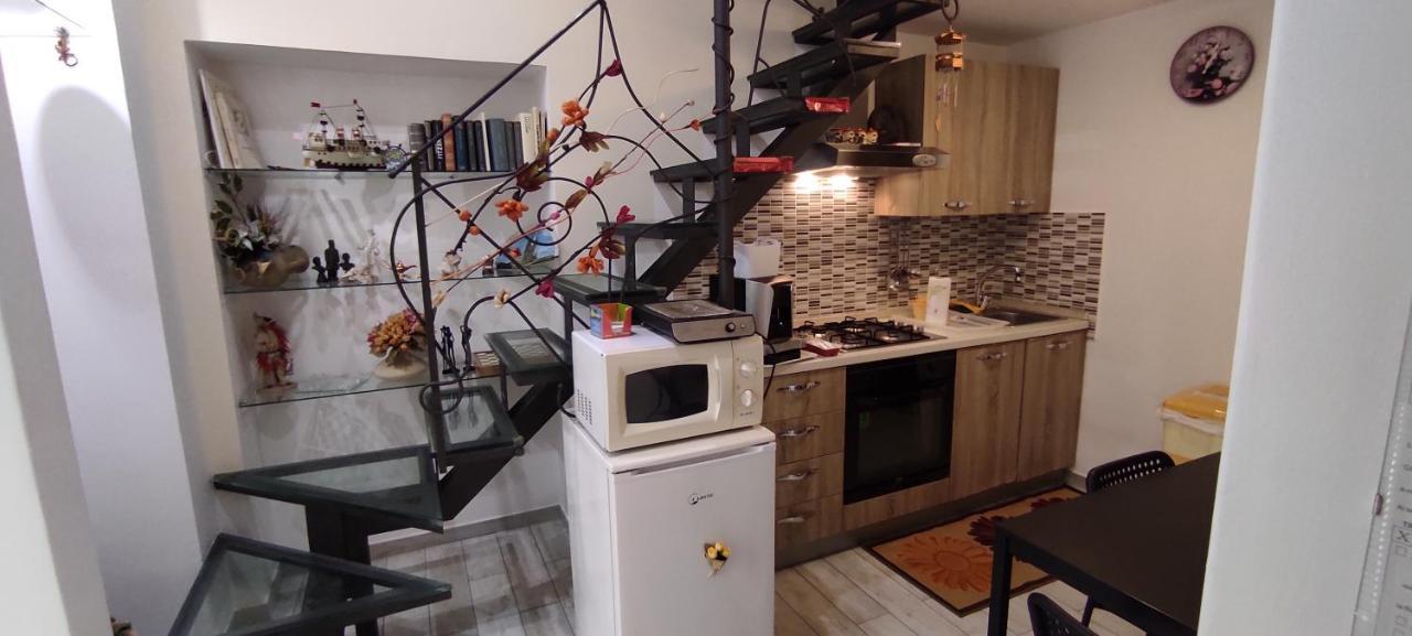 Holiday Home Casa Vacanze ซาแลร์โน ภายนอก รูปภาพ