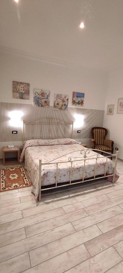 Holiday Home Casa Vacanze ซาแลร์โน ภายนอก รูปภาพ