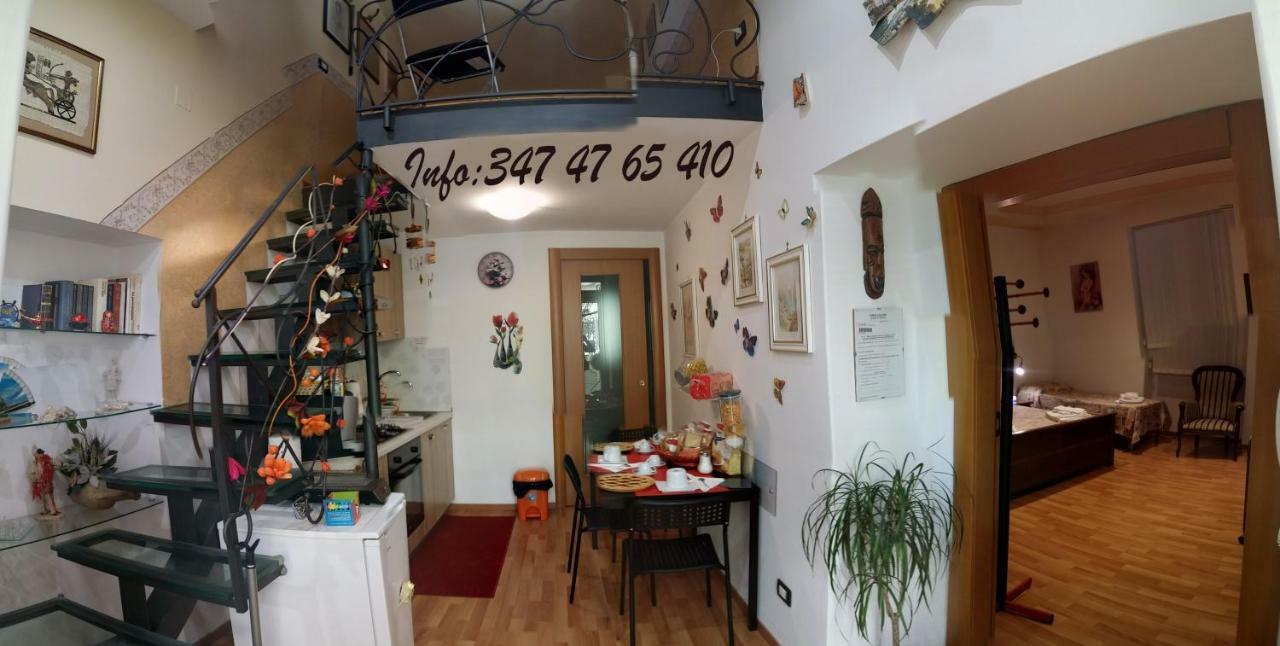 Holiday Home Casa Vacanze ซาแลร์โน ภายนอก รูปภาพ